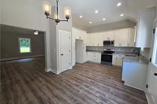 656 Highland Ave, Hartwell, GA 30643 - Photo 9
