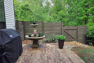 423 Johnson Ct, Alpharetta, GA 30009 - Photo 9