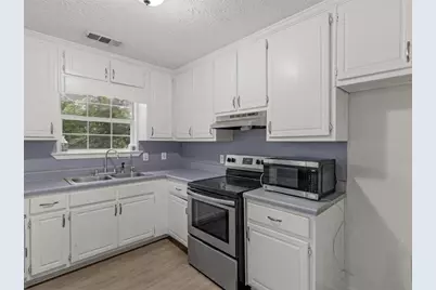 3055 Deerfield Way, Rex, GA 30273 - Photo 9