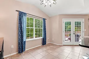 15000 Crabapple Lake Dr, Roswell, GA 30076 - Photo 7