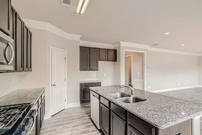 6811 Lancaster Crossing, Flowery Branch, GA 30542 - Photo 5