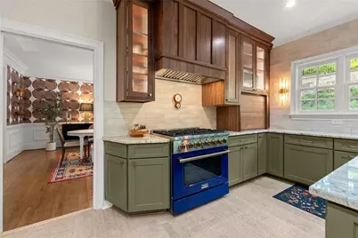 7810 Landowne Drive, Sandy Springs, GA 30350 - Photo 13