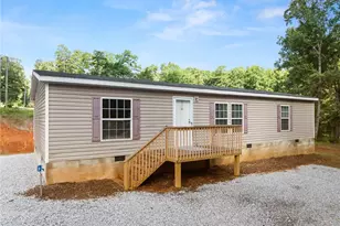 277 Yates St, Cornelia, GA 30531 - Photo 5