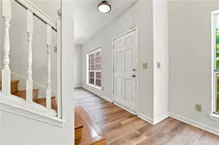 10870 Willow Meadow Cir, Alpharetta, GA 30022 - Photo 3
