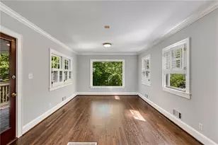 666 Yorkshire Rd NE, Atlanta, GA 30306 - Photo 13