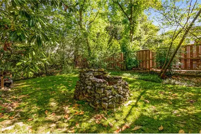666 Yorkshire Road NE, Atlanta, GA 30306 - Photo 23