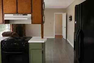 897 Hearthstone Dr, Stone Mountain, GA 30083 - Photo 11