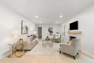 8140 Habersham Waters Rd, Sandy Springs, GA 30350 - Photo 21