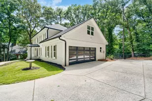 8140 Habersham Waters Rd, Sandy Springs, GA 30350 - Photo 67