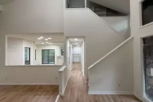 352 N Peak Dr, Alpharetta, GA 30022 - Photo 15
