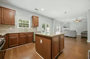 560 Crestmont Ln, Canton, GA 30114 - Photo 5