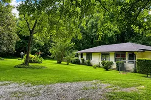 172 Raymond Carson, Newnan, GA 30265 - Photo 1