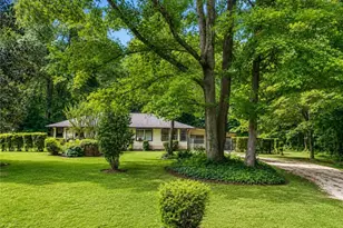 172 Raymond Carson, Newnan, GA 30265 - Photo 3