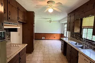 3827 Sherwood Dr, Douglasville, GA 30135 - Photo 3