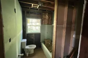 1241 Lyle Ave, East Point, GA 30344 - Photo 15