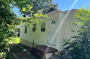 1241 Lyle Ave, East Point, GA 30344 - Photo 3