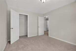 9426 Lakeview Rd, Union City, GA 30291 - Photo 25