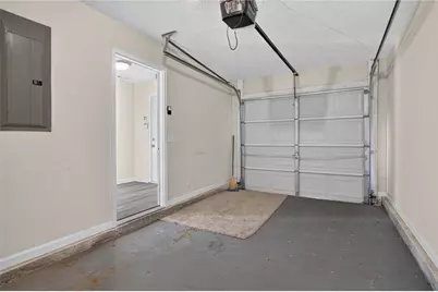 9426 Lakeview Road, Union City, GA 30291 - Photo 31