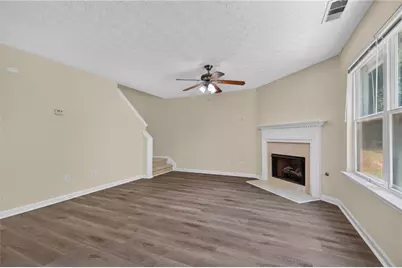 9426 Lakeview Road, Union City, GA 30291 - Photo 13