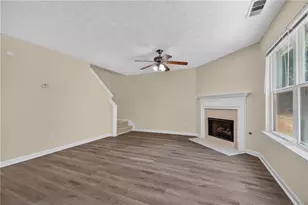 9426 Lakeview Rd, Union City, GA 30291 - Photo 13