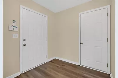 9426 Lakeview Road, Union City, GA 30291 - Photo 5