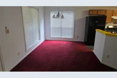 911 Stonemill Manor, Lithonia, GA 30058 - Photo 3