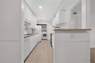 725 Dalrymple Rd, Sandy Springs, GA 30328 - Photo 3