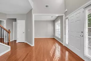 701 Courageous Ct, Lawrenceville, GA 30043 - Photo 3