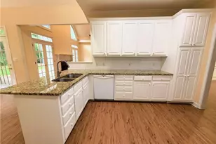 4009 Treemont Ln, Suwanee, GA 30024 - Photo 15