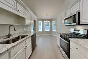 638 Castlebrooke Way, Lawrenceville, GA 30045 - Photo 5