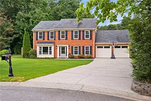 663 Parkcrest Pl NE, Marietta, GA 30068 - Photo 1