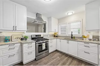 579 N Superior Avenue, Decatur, GA 30033 - Photo 9