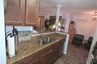904 Garden Ct, Sandy Springs, GA 30328 - Photo 11