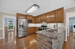 1364 Bywood Ct, Suwanee, GA 30024 - Photo 9