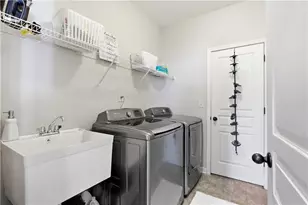 2530 Maple Ridge Ln, Cumming, GA 30041 - Photo 29