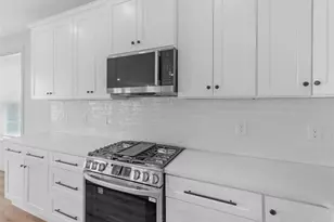 245 Lakeview Dr, Locust Grove, GA 30248 - Photo 5
