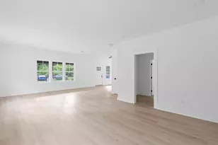 1046 Mayson Turner Rd NW, Atlanta, GA 30314 - Photo 9