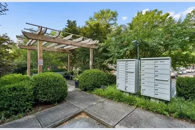 1380 Parkview Lane NE, Atlanta, GA 30324 - Photo 41