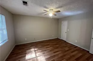 5913 Summerglen Ln, Atlanta, GA 30349 - Photo 9