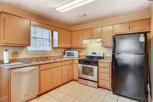 5913 Summerglen Ln, Atlanta, GA 30349 - Photo 3