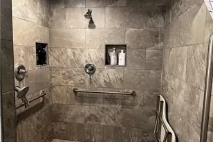 208 Kentucky Dr NE, Calhoun, GA 30701 - Photo 13