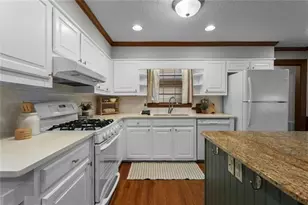 1052 Evelyn Ln SW, Lilburn, GA 30047 - Photo 5