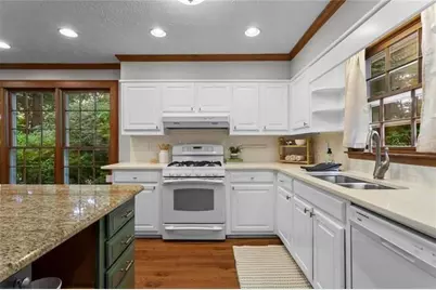 1052 Evelyn Lane SW, Lilburn, GA 30047 - Photo 17