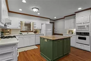 1052 Evelyn Ln SW, Lilburn, GA 30047 - Photo 13