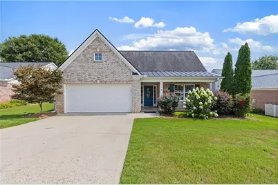 112 Clubhouse Drive, Jefferson, GA 30549 - Photo 1