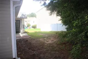 6831 Browns Mill Walk, Lithonia, GA 30038 - Photo 15