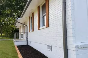 8992 Cornell Dr, Jonesboro, GA 30238 - Photo 5