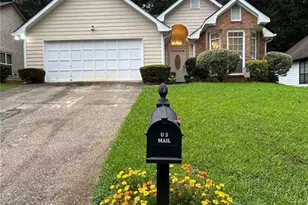 717 Shore Dr, Lithonia, GA 30059 - Photo 1