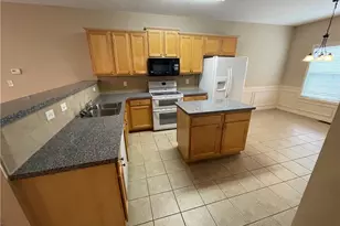 2207 Pebble Beach Dr, Lawrenceville, GA 30043 - Photo 5
