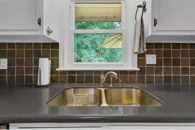 1095 Latham Road, Decatur, GA 30033 - Photo 17